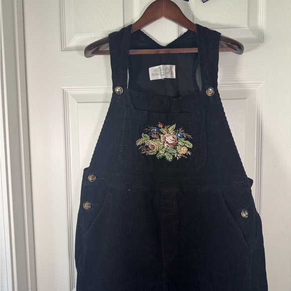 Victorian Trading Company Black Corduroy Embroidered Wide Leg Overalls Sz Large - Picture 2 of 9